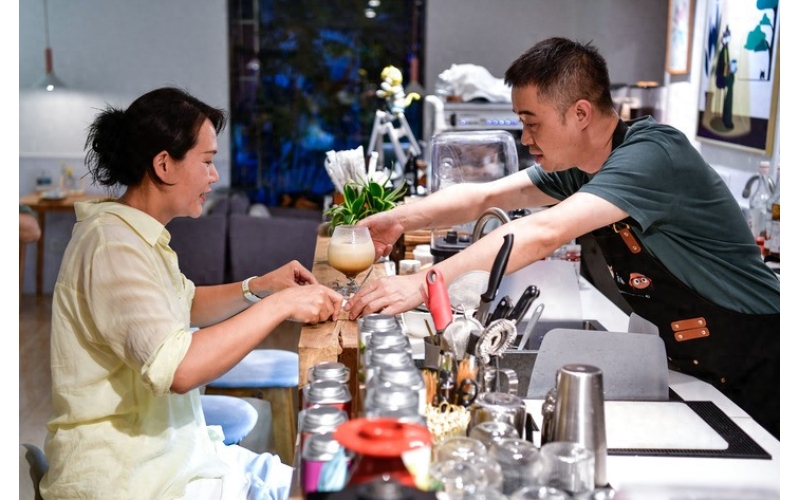 一杯咖啡，搭起贵阳对外交流新桥梁A cup of coffee, building a new bridge for Guiyang's external exchanges