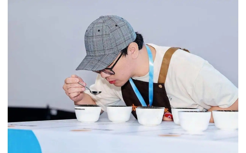 巅峰对决，咖香全城，2026广州咖啡师职业技能竞赛收官Peak Showdown, Coffee Fragrance City, 2026 Guangzhou Barista Professional Skills Competition Ends