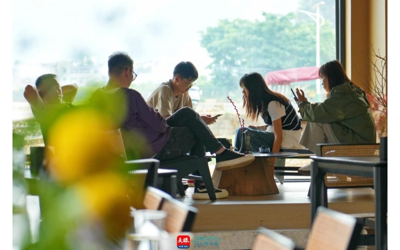 峰林有&ldquo;咖位&rdquo;！黔西南创新打造咖啡消费场景Fenglin has a 'coffee spot'! Innovatively Creating Coffee Consumption Scenarios in Southwest Guizhou