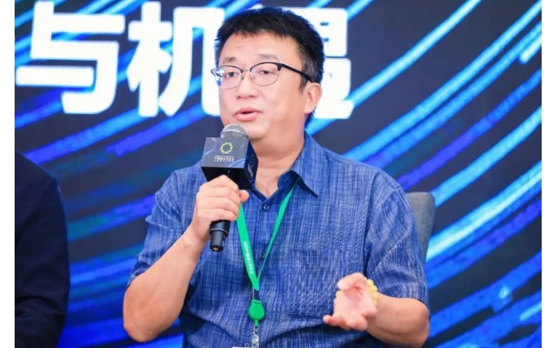 前京东集团副总裁、瑞幸咖啡CTO何刚再创业，杀入家庭陪伴机器人赛道Former Vice President of JD.com Group and CTO of Luckin Coffee, He Gang, has started his own business and entered the home companion robot race