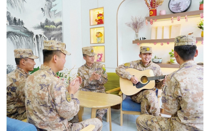 海拔五千多米的&ldquo;咖啡角&rdquo;为高原军营注入别样蓬勃活力The "Coffee Corner" at an altitude of over 5000 meters injects a unique and vibrant vitality into high-altitude military camps