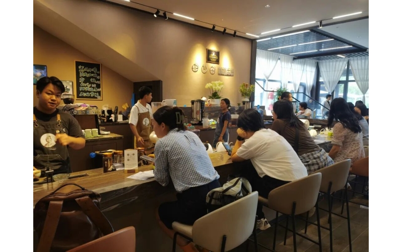 我在普洱喝了三天咖啡I drank coffee in Pu'er for three days